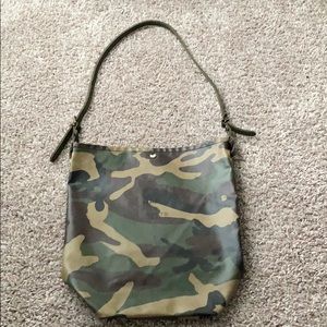 Le marche de vimpets camo bag